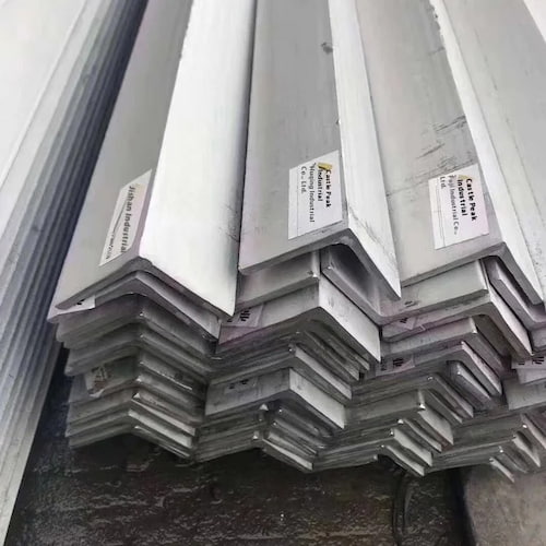 Galvanized Angle Steel | Q235B | 40×40mm | ≥80μm Zinc | GB/T 706-2016 Hot-Dip Galvanized Equal Angle Steel Q235B 40×40×3–5mm for Structural Support